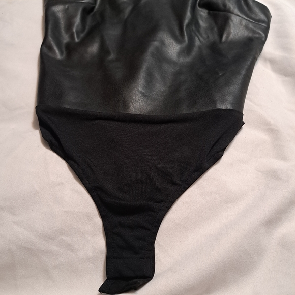 Faux Leather Bodysuit Size M - Picture 2 of 15